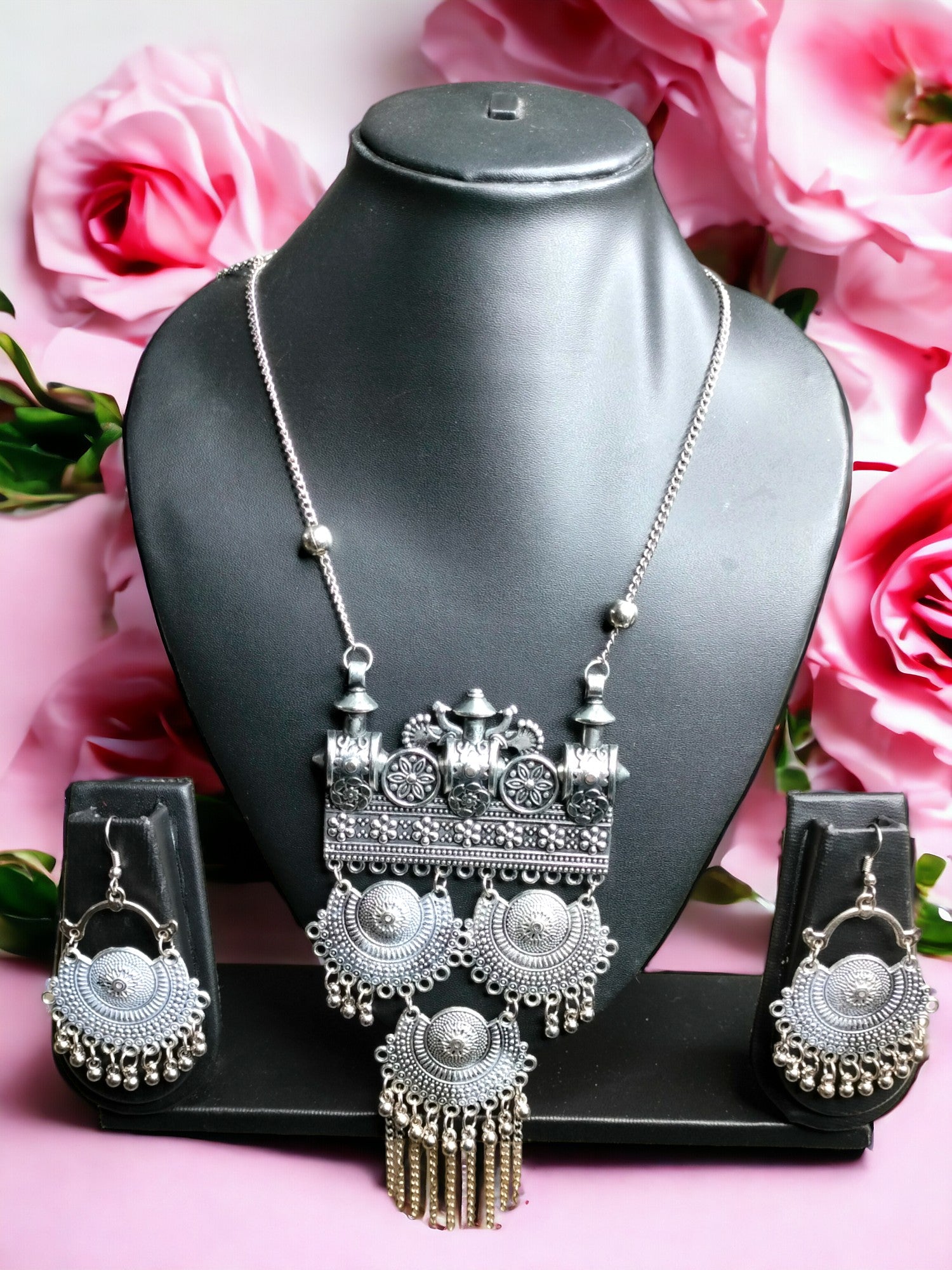 Sovereign Silver Tapestry Oxidized Set with Matching Earrings