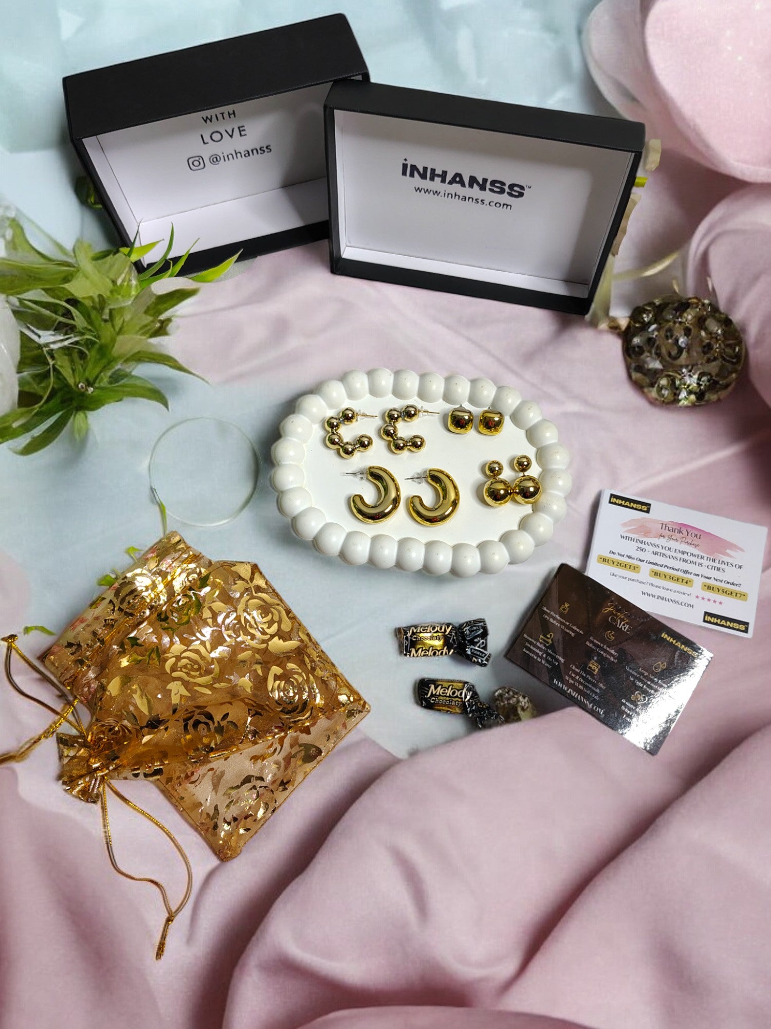 Gold-Toned Earring Hamper by INHANSS