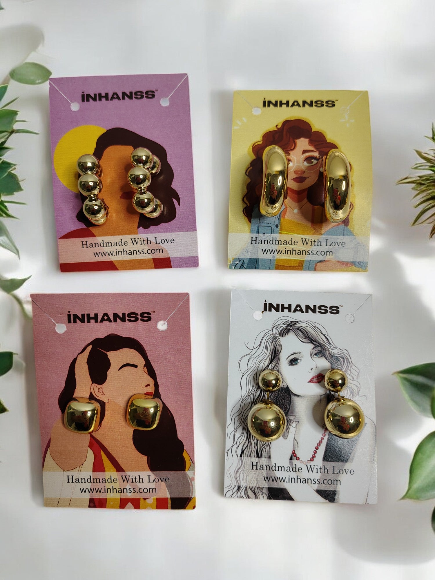 Gold-Toned Earring Hamper by INHANSS