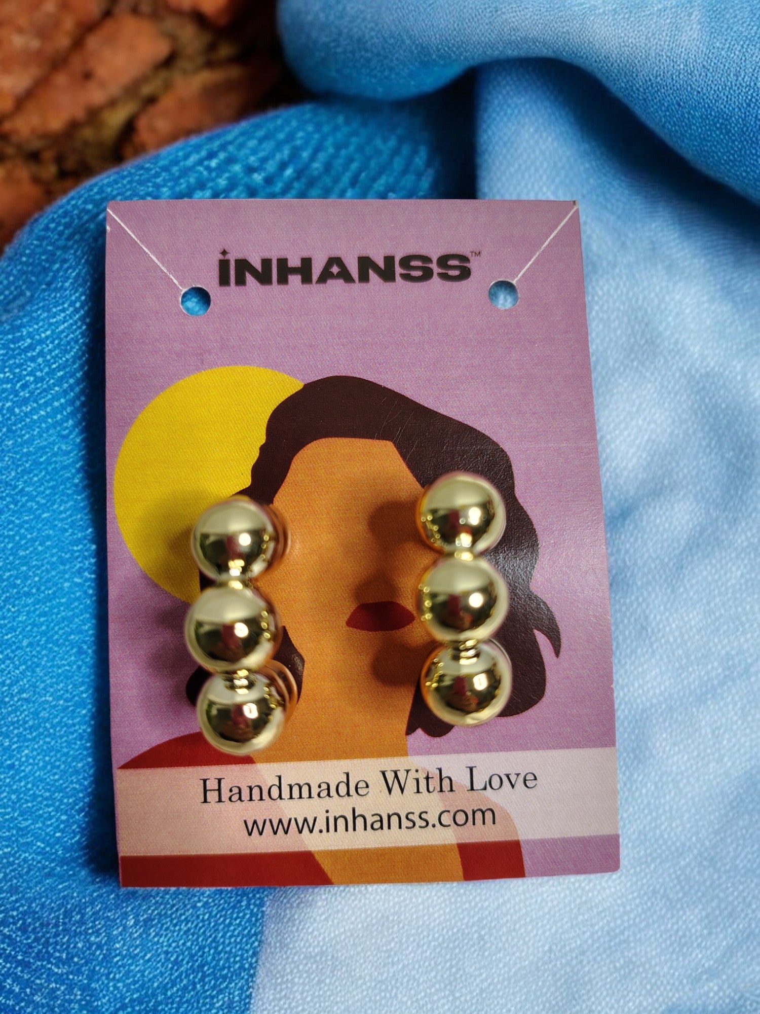 Gold-Toned Earring Hamper by INHANSS