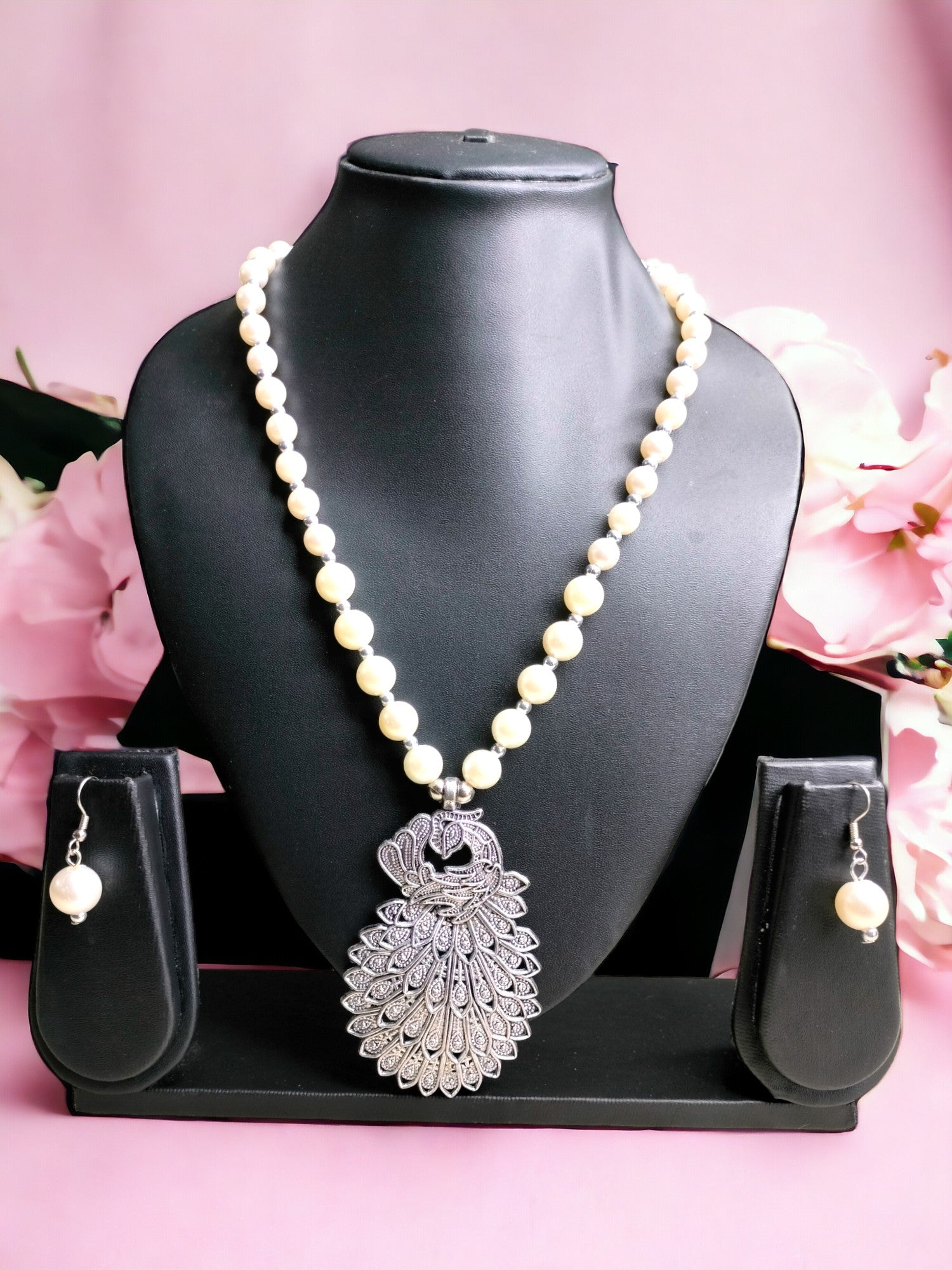 Mayur Pearl Majesty -Pearl Set with Matching Earrings
